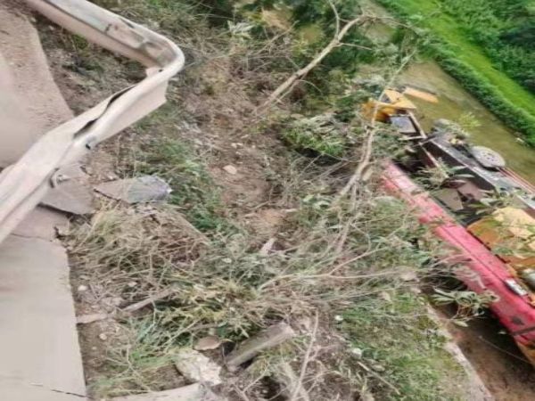 漯河市吊车出租_吊车出租介绍吊钩、吊环的使用要点